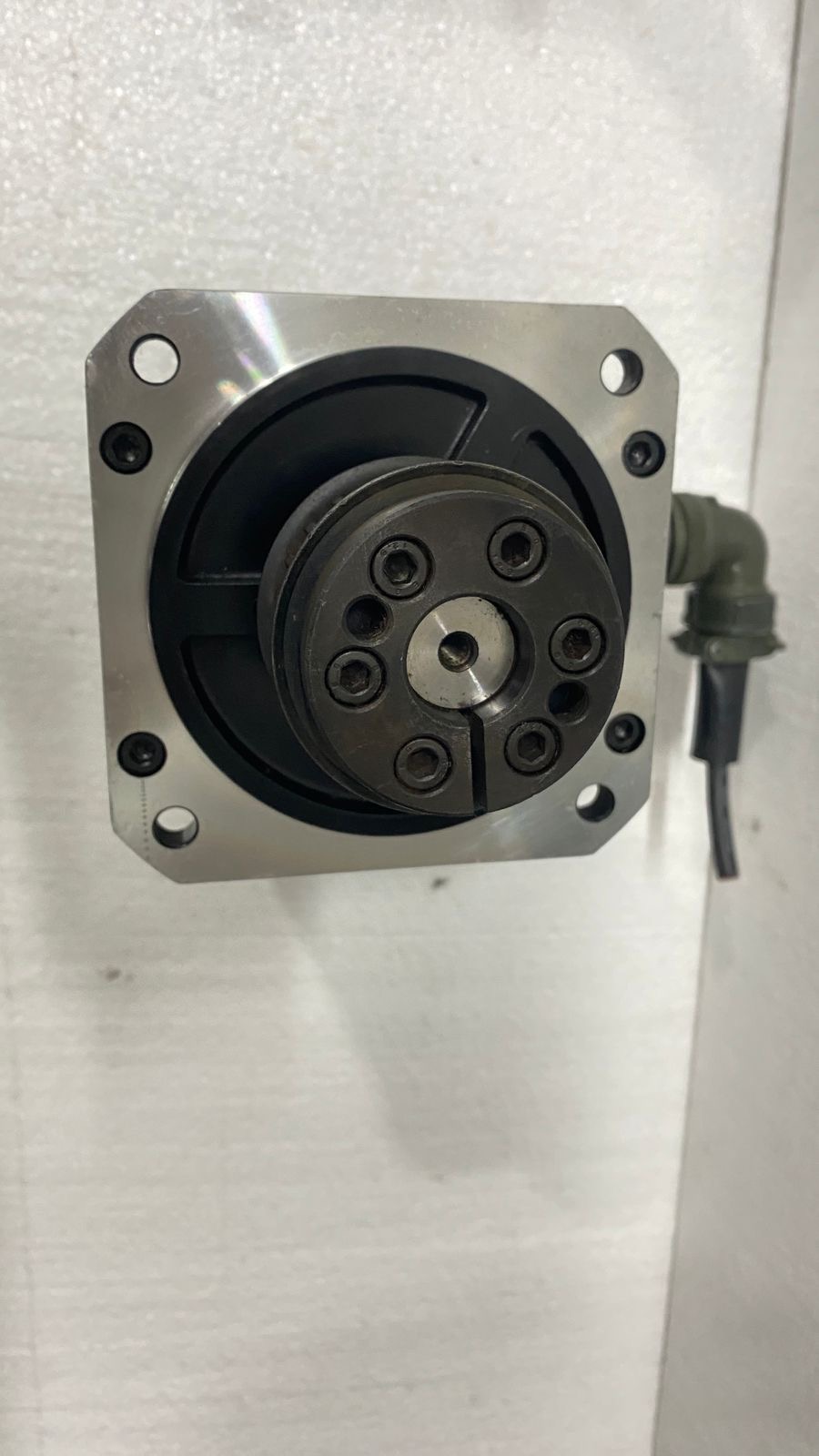 Taicang Teco AC Servo Motor TSB13102A-3NTA - Image 2